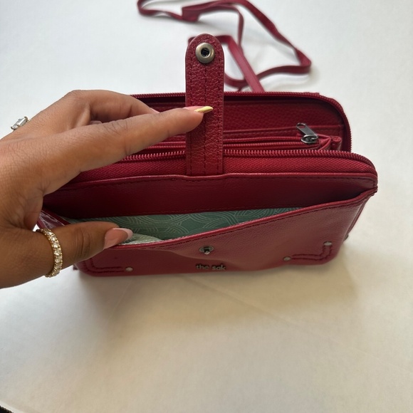 The Sak Iris Large Smartphone Crossbody Bag - Picture 4 of 8